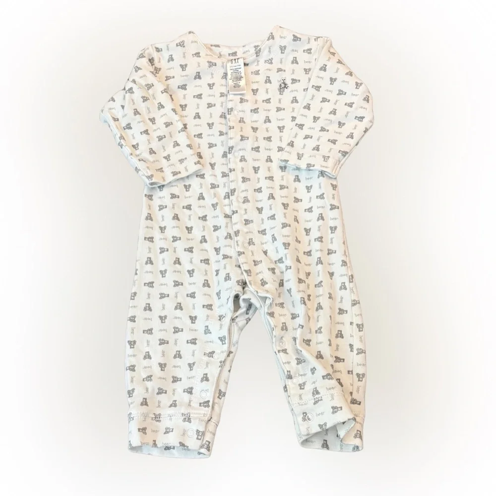 GAP White and‎ Gray Baby Onesie with Bear Pattern